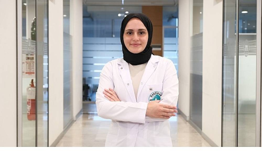 Diş Beyazlatmada Doğru Bilinen Yanlışlar: Uzmanından Net Uyarılar