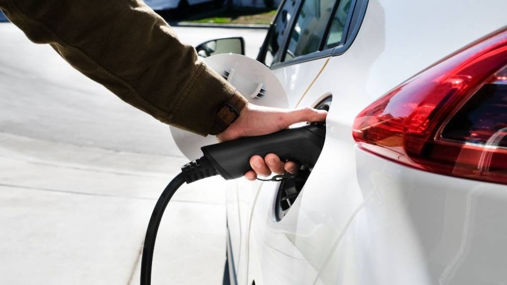 Elektrikli ara&ccedil; satışları 2025'te hızlandı