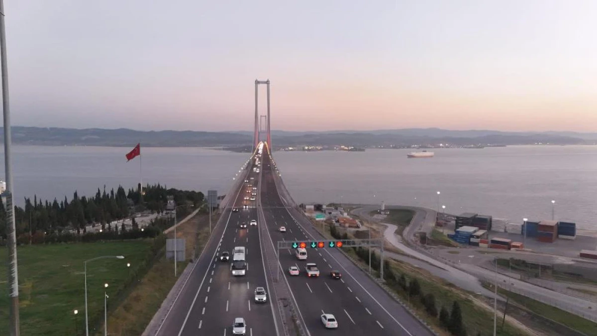 1915 &Ccedil;anakkale K&ouml;pr&uuml;s&uuml; 2025&rsquo;te Milyarlık Trafik Akışında Yer Aldı
