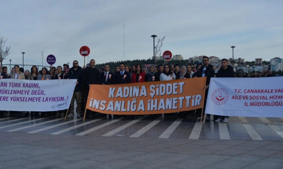 25 Kasım Kadına Saygı Yürüyüşü Çanakkale’de Yoğun Katılımla Gerçekleşti