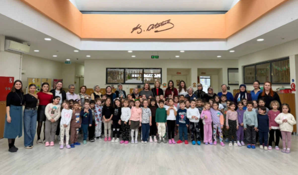 Altın Yıllar&rsquo;dan Miniklere Yeni Yıl Ziyareti