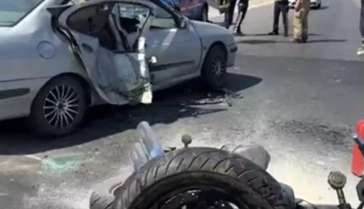 Assos Kavşağı’nda Feci Kaza: Otomobil Takla Attı 1’i ağır 2 kişi yaralandı.