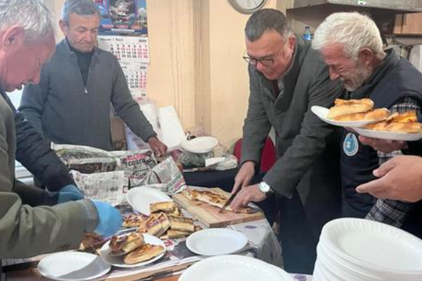 Birol Arslan Kepez Balıkçılar Kooperatifi üyeleri ile İftarda bir araya geldi 