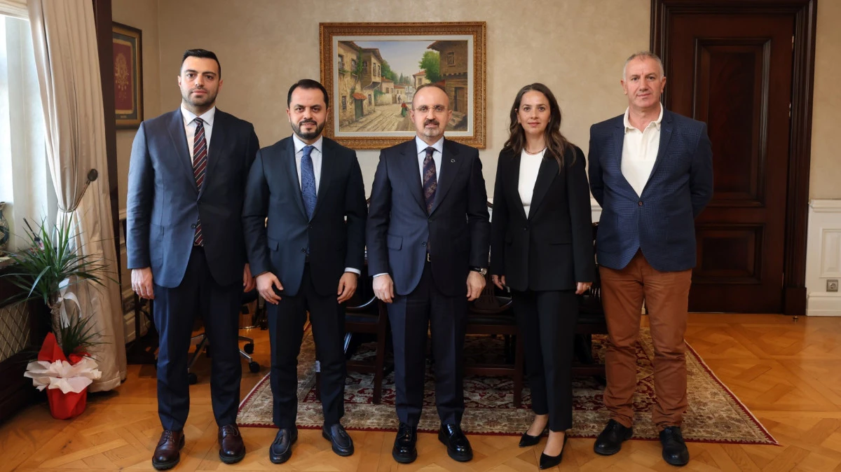 B&uuml;lent Turan&rsquo;dan Tenis D&uuml;nyasına Destek: "STK&rsquo;lar Devletin Aynasıdır"