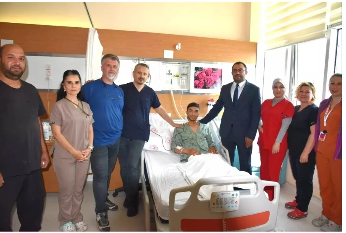 Çanakkale'de bir ilk: 15 yaşındaki hastanın kalbindeki delik özel teknikle kapatıldı