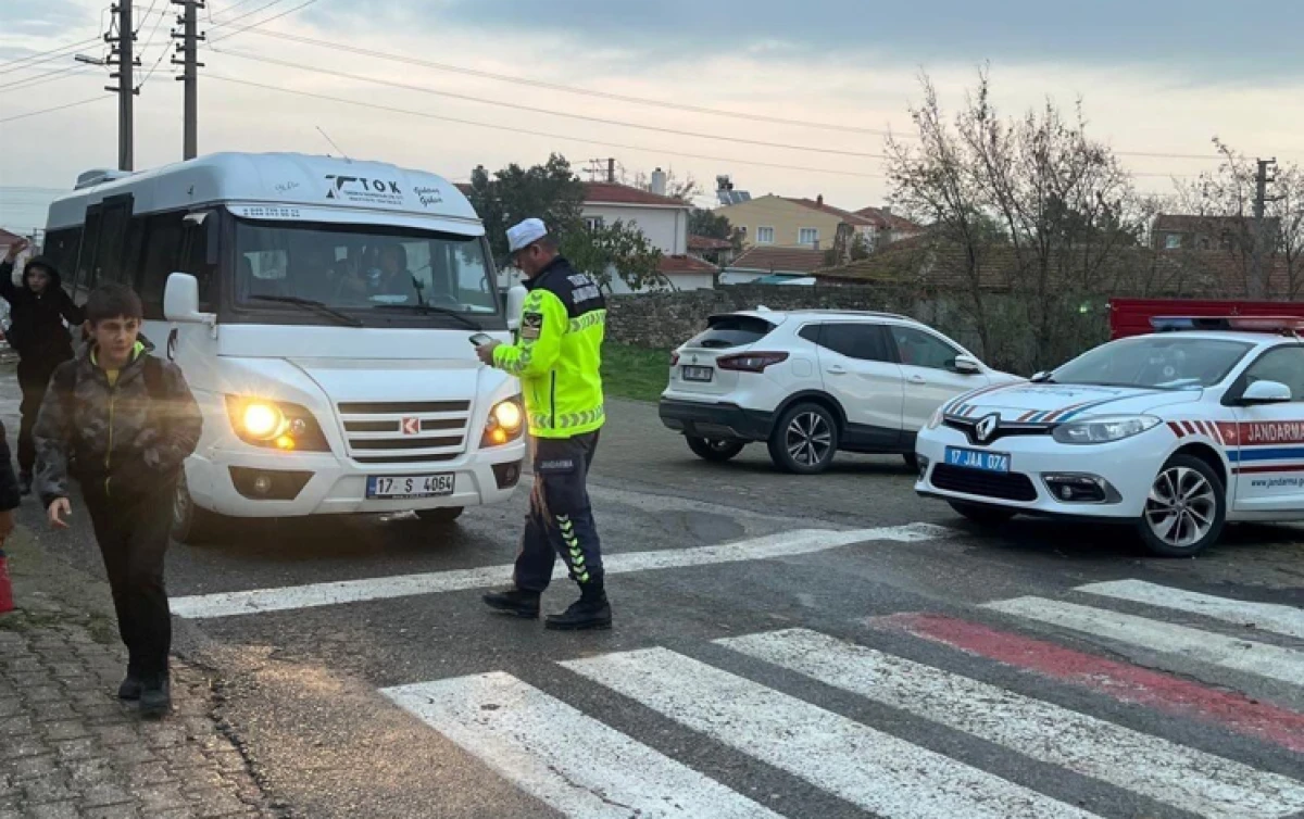 &Ccedil;anakkale&rsquo;de Okul Servislerine Sıkı Denetim: 152 Ara&ccedil; Kontrol Edildi