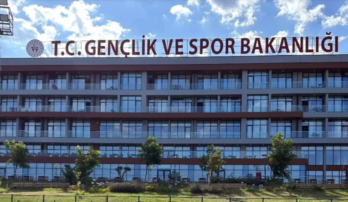 Çanakkale’deki pastane ve kafeterya ihalesi ağır şartlarıyla tepki topladı