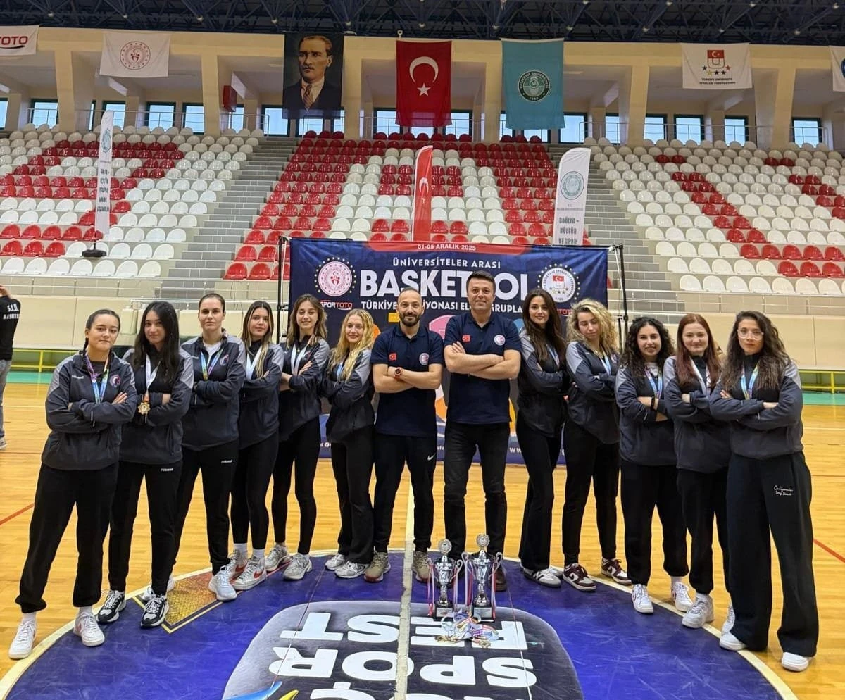 ÇOMÜ Dört Takımla Üniversiteler Arası Şampiyonada Zirvede