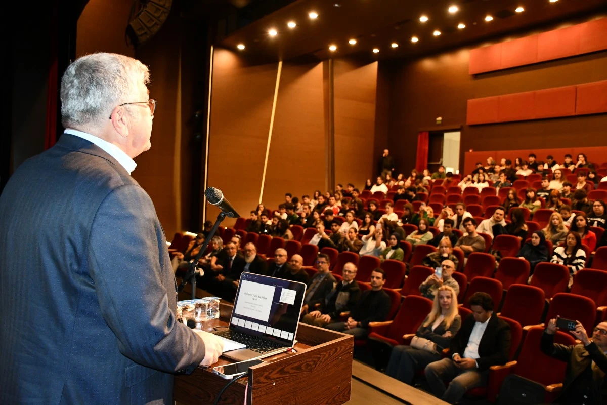 ÇOMÜ’de “Dijital Medyada Yenilikçi Yöntemler” Çalıştayı