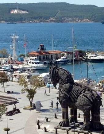 DUR YOLCU: Çanakkale Şehir Merkezinde Bir Şey Eksik