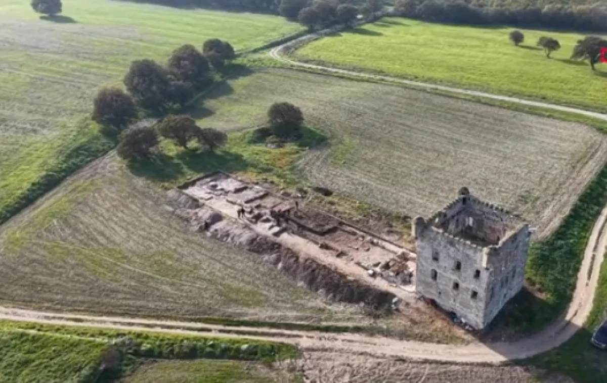 Ezine&rsquo;de Osmanlı D&ouml;nemine Ait K&ouml;şk ve &Ccedil;iftlik Yapıları Ortaya &Ccedil;ıktı