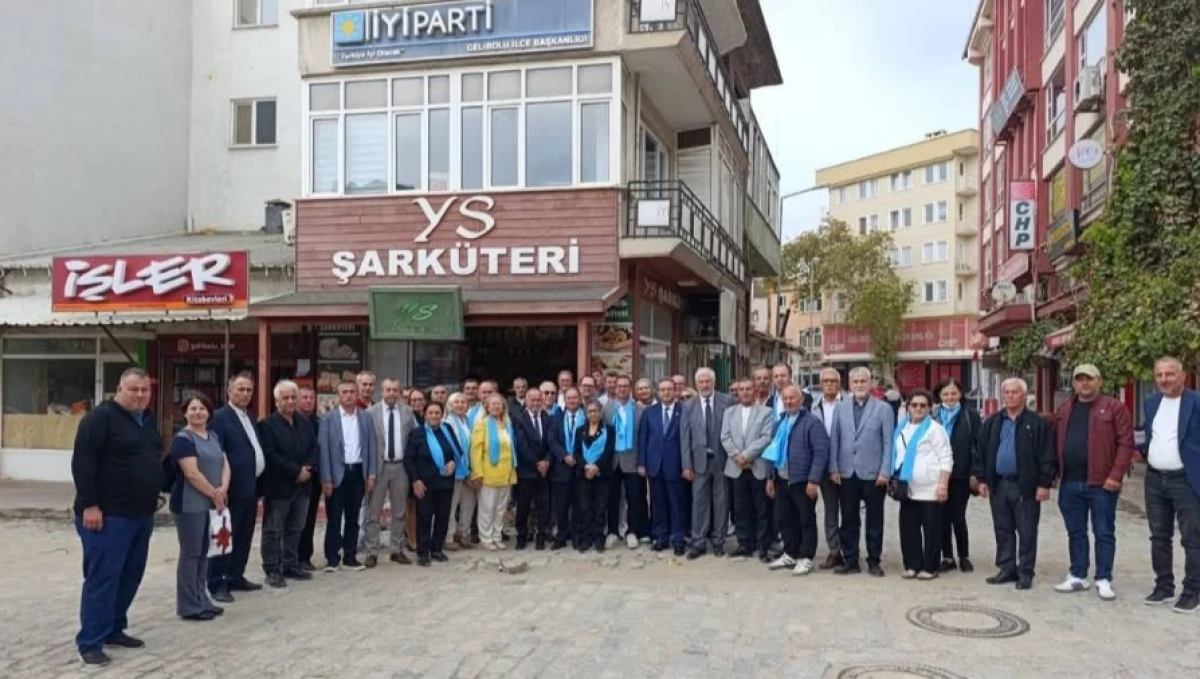 Gelibolu’da İYİ Parti Kongresi: Hakan Alış Güven Tazeledi
