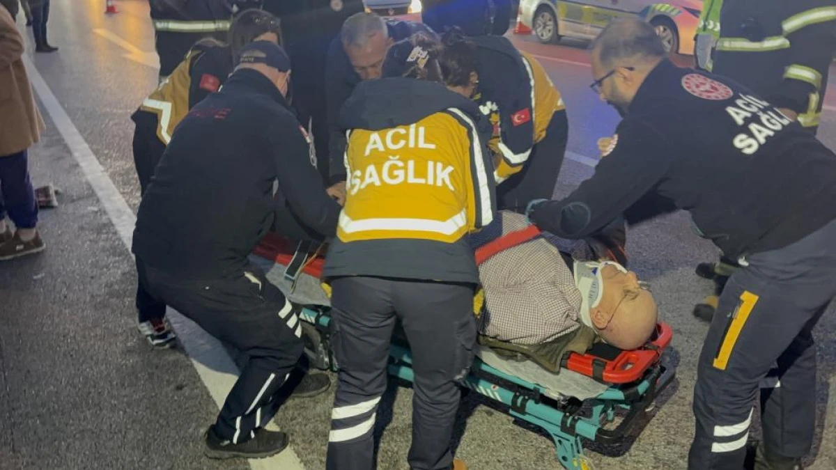 G&uuml;zelyalı Kavşağında Feci &Ccedil;arpışma: 5 Yaralı, 1&rsquo;inin Durumu Ağır