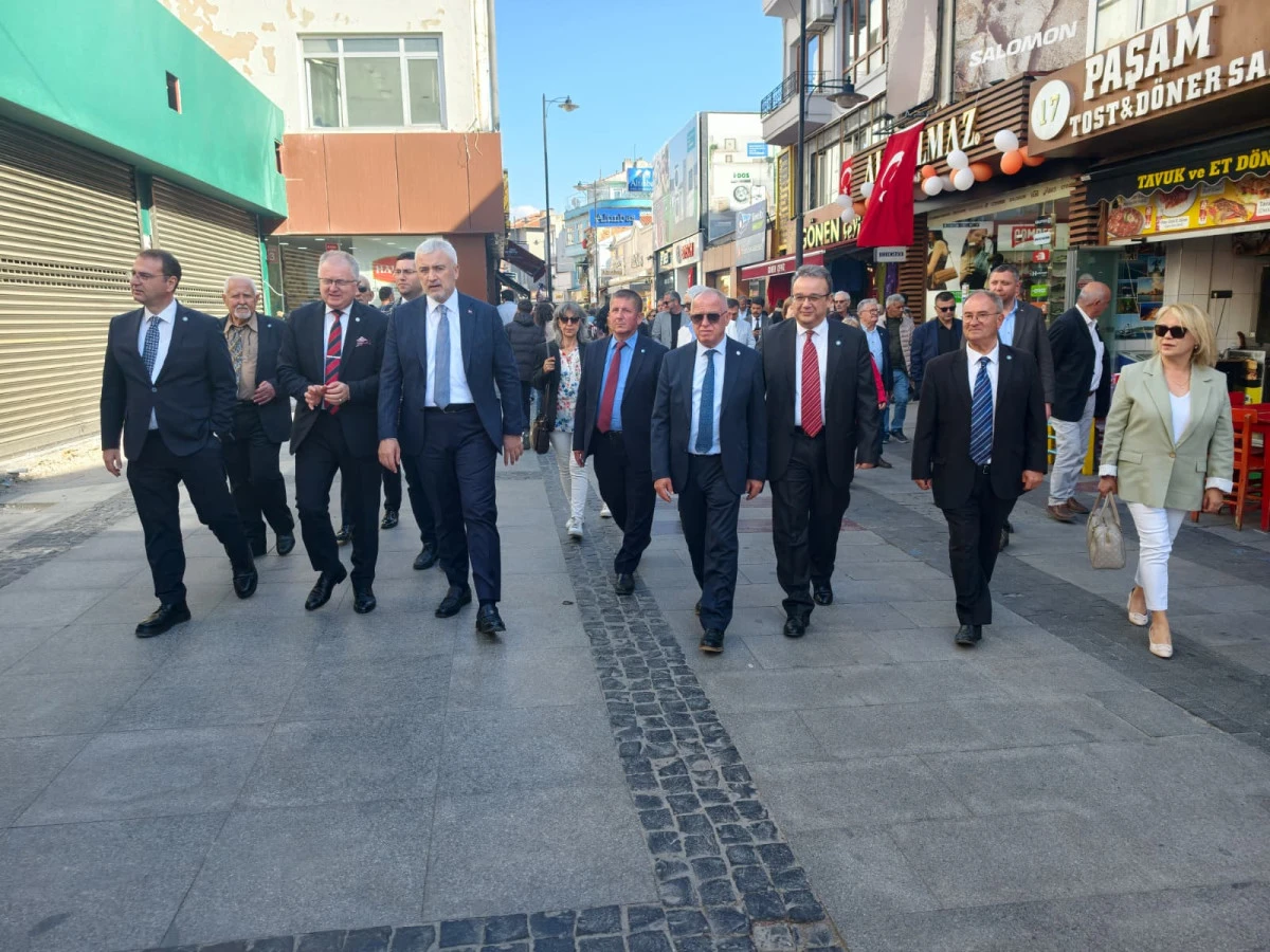 İYİ Parti &Ccedil;anakkale&rsquo;de Kurmayları ile Sahaya İndi: Esnafın Nabzını Tuttu