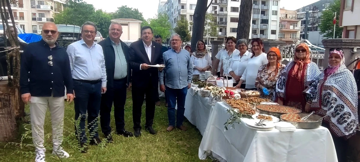İYİ Parti Heyeti,  'Zamanın İ&ccedil;inde Ezine&rdquo; Etkinliğine Katıldı'