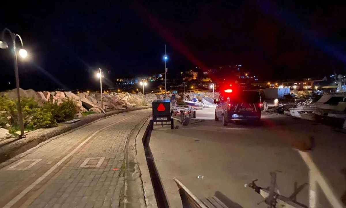 Küçükkuyu Limanı’nda Kayalıklar Arasında Bir Kişi Ölü Bulundu