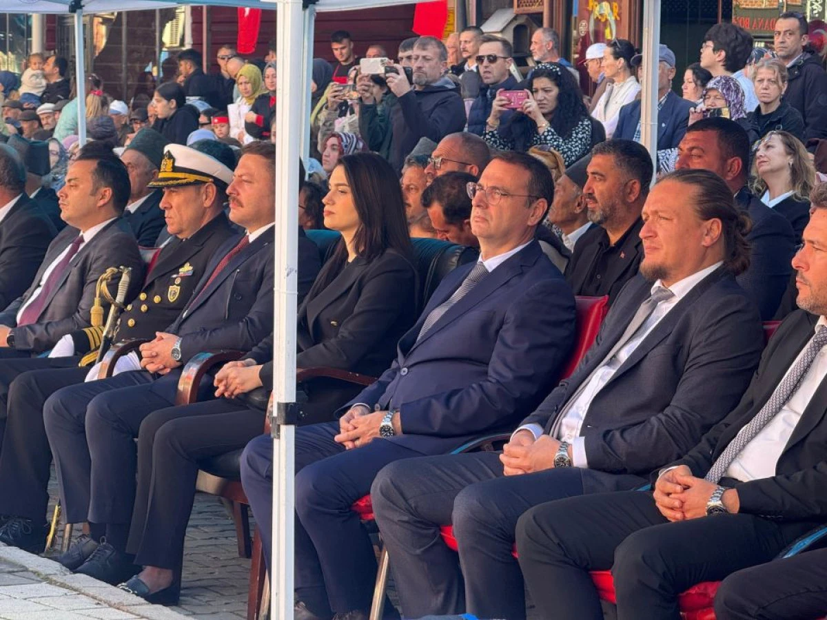 Lapseki’de 29 Ekim Bayramı Cumhuriyet Coşkusuna Dönüştü