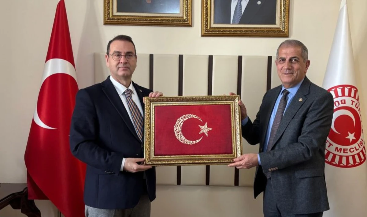 Meclis&rsquo;te İYİ Parti Zirvesi: Rıdvan Uz&rsquo;a İzmir&rsquo;den Tebrik Ziyareti