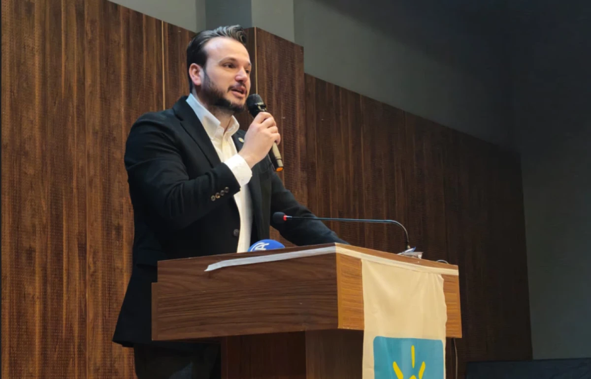 &Ouml;zatıcı; Bundan sonra oyu da serbest bıraktığınız PKK&rsquo;lılardan istersiniz..