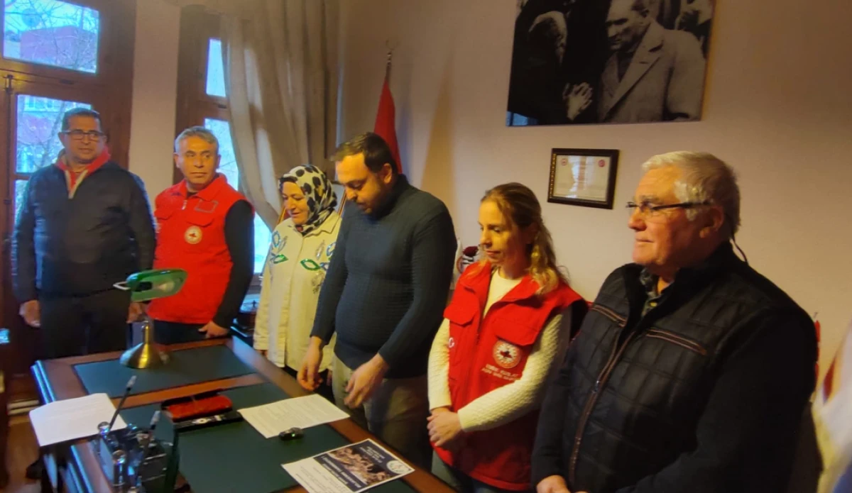 Şehit Aileleri ve Gazilerden &Ccedil;anakkale&rsquo;de &ldquo;Vatan&rdquo; Duruşu