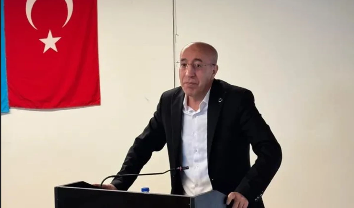 Sitemizin yazarı Gazi KARABULUT'tan Samsun T&uuml;rk Ocağında Doğu T&uuml;rkistan Konferansı!