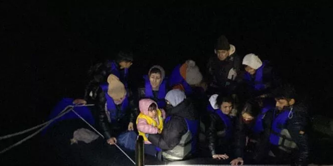  Türk karasularına geri itilip ölüme terk edilen 13 kaçak göçmen kurtarıldı