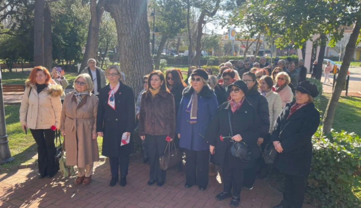 Z&uuml;beyde Hanım &Ccedil;anakkale&rsquo;de Anıldı: Cumhuriyetin Annesine Saygı